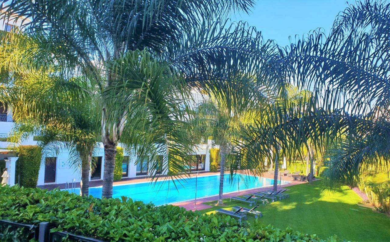 Luxury Apartment Frontal To The Sea In Estepona Doncella Beach Extérieur photo